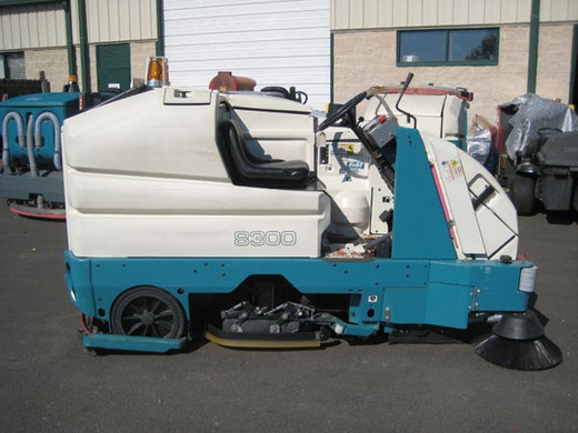 Tennant 8300 - Side