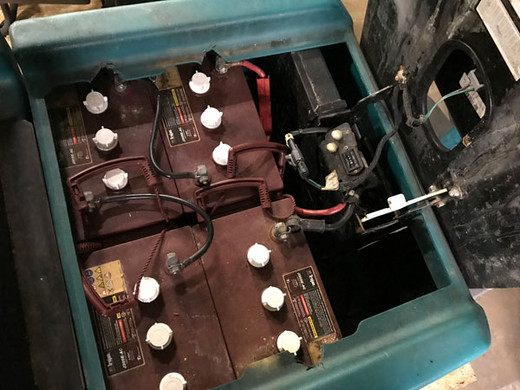 Tennant R14 - Batteries