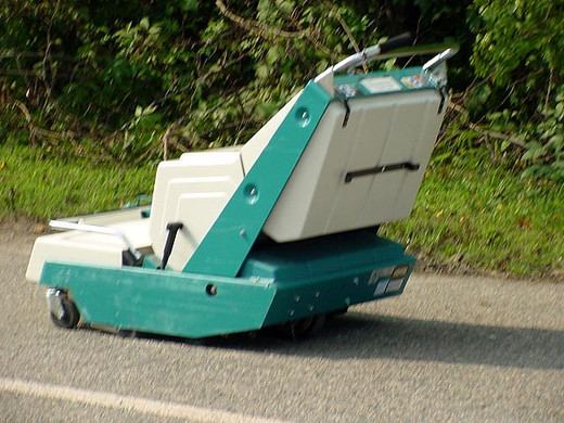 Tennant Scout 37B - Side