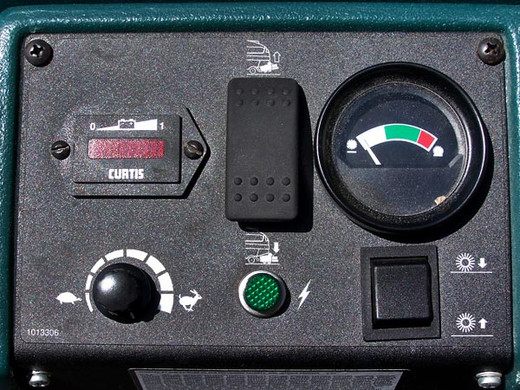 Nobles Strive 1610 - Controls