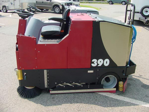 Factory Cat 390 - Side Factory Cat 390 - Side
