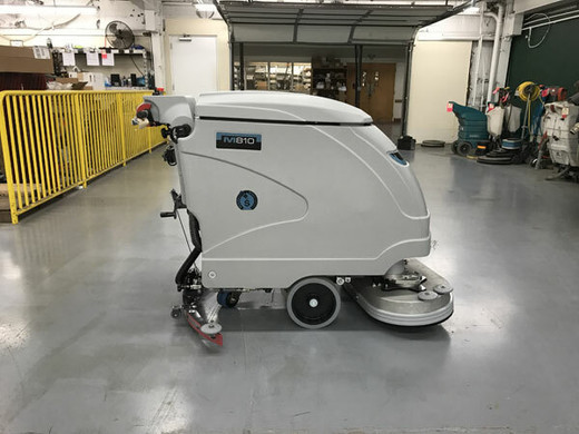 Mach M810 Trac M - Side Mach M810 Trac M - Side