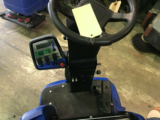 Windsor Saber Glide 36D Floor Scrubber