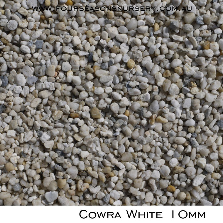 Cowra White Pebbles 20kg 10mm