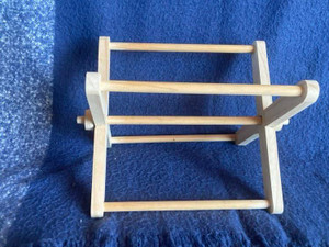 Rotating Perch for Aviary Birds