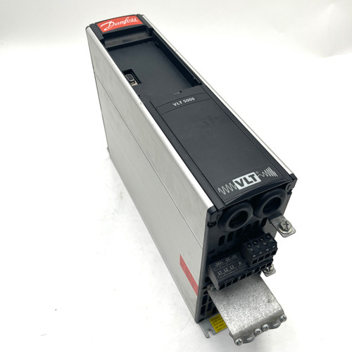 Inverter VLT5004 Danfoss 3P 380/500V 2.2kW 178B0366 pic1