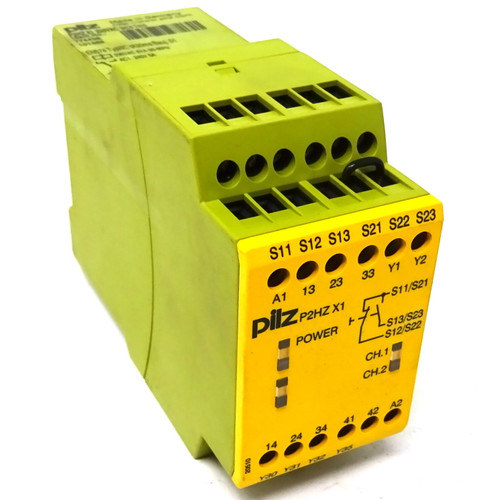 Safety Relay 774438 Pilz
