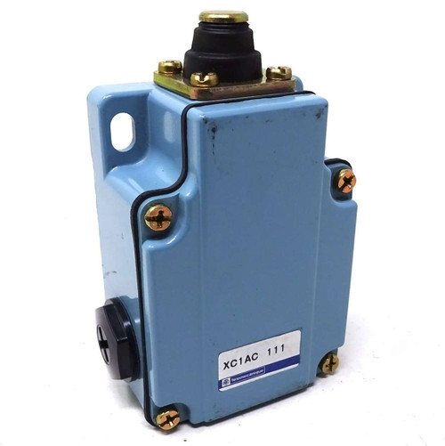 Limit Switch XC1AC11 Telemecanique Roller Lever SPT *New*