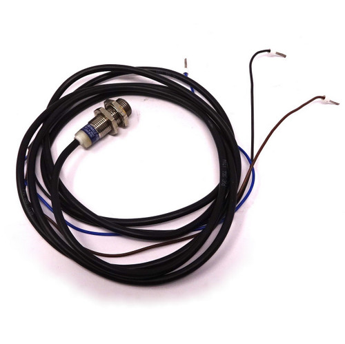 Inductive Sensor XS512B1NAL2 Telemecanique 12-24VDC 200mA Sn:2mm *Used*