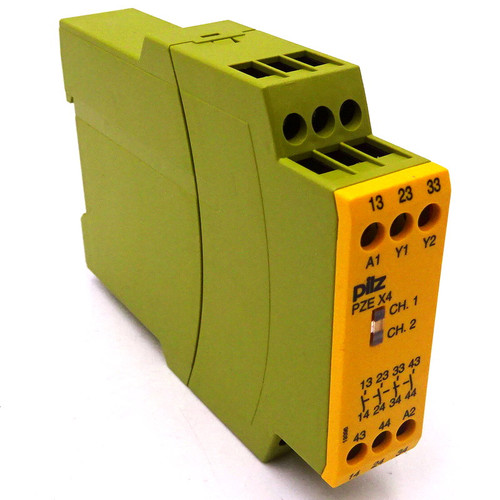 Safety Relay 774585 Pilz 24VDC 2.5W