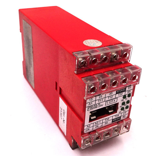 Safety Controller SRB-NA-R-C-35-WE-24V Schmersal 220mA 24VAC/DC  *Used*
