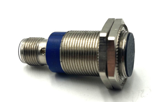 Sensor XS1N18PB349D Telemechanique Proximity Sensor 10mm 24V *Used*