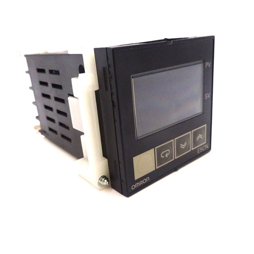 Temperature Controller E5CN-R2MT-500 Omron 250VAC 3A *Used*