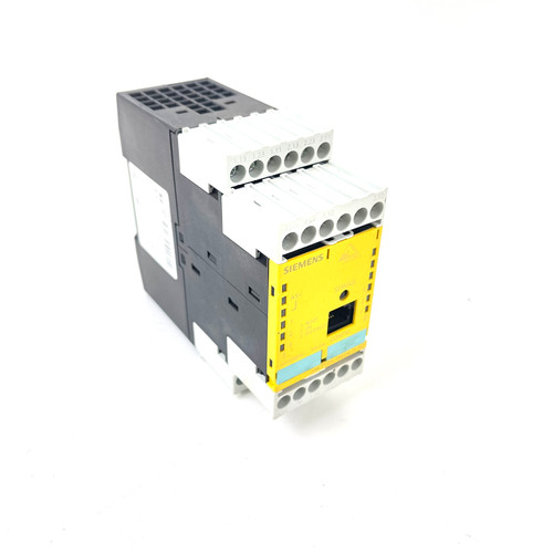 Safety Relay 3RK1105-1BE04-0CA0 Siemens 2F-RO 2 Enabling Circuits *Used*