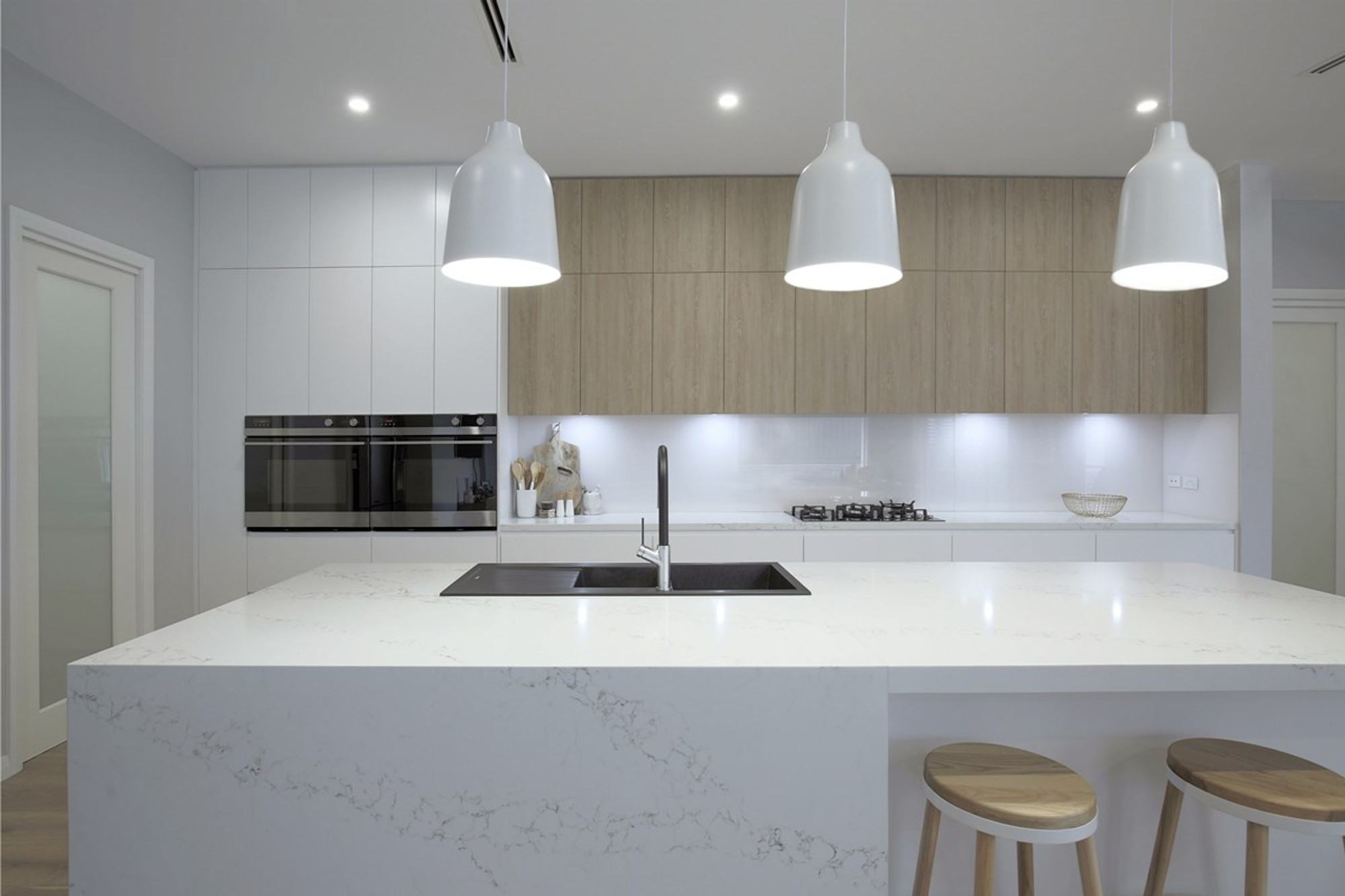 Quantum Quartz Bench Top Slab (Statuario Quartz) Renovation D