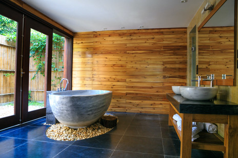 Free Standing or Fitted: Which is the Better Bathtub for you