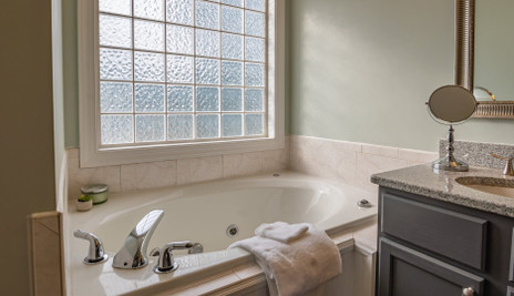 Guide to Renovating a Medium-Size Bathroom