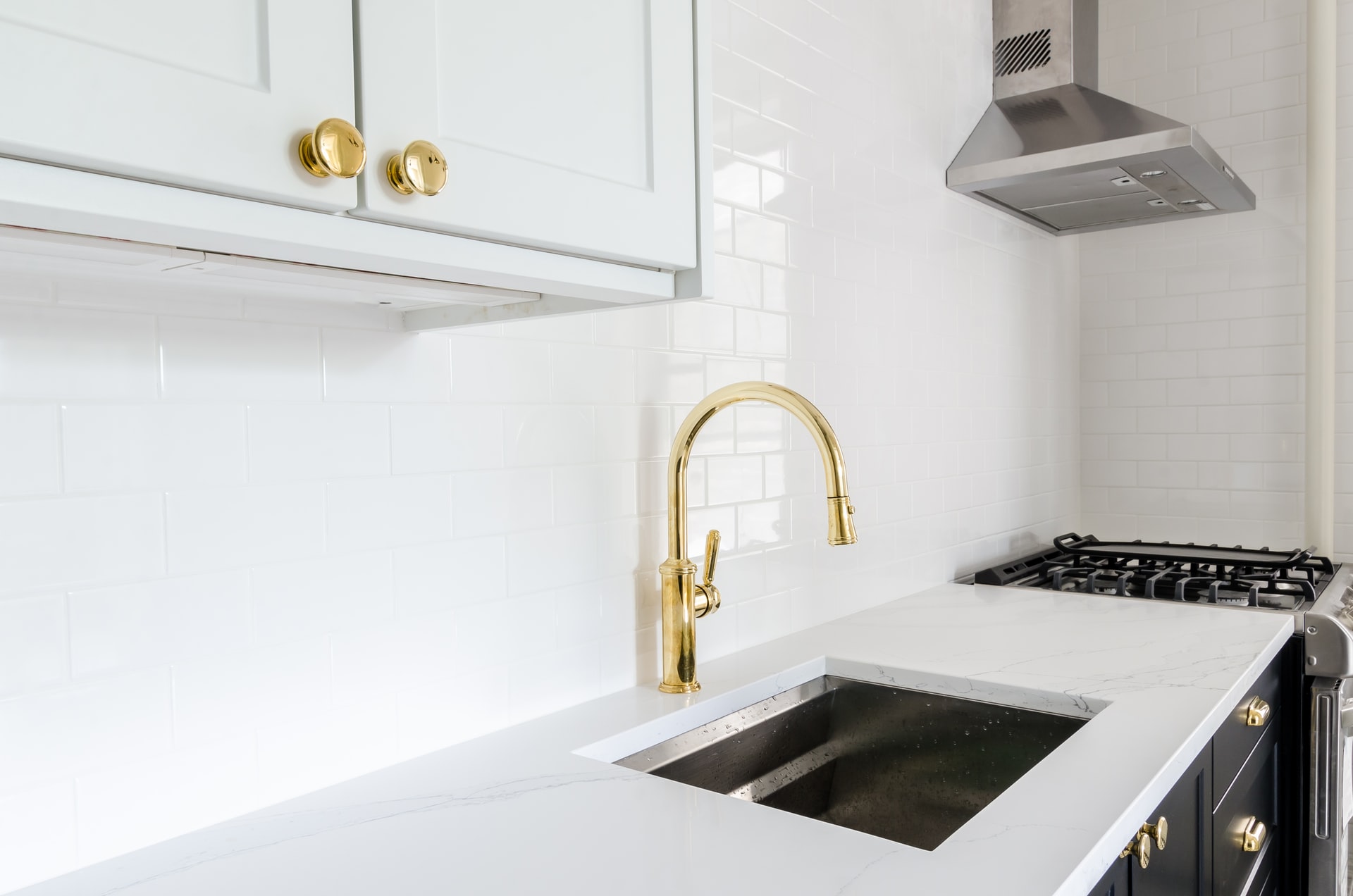 Everything You Need To Know About A Kitchen Sink Before You Buy One