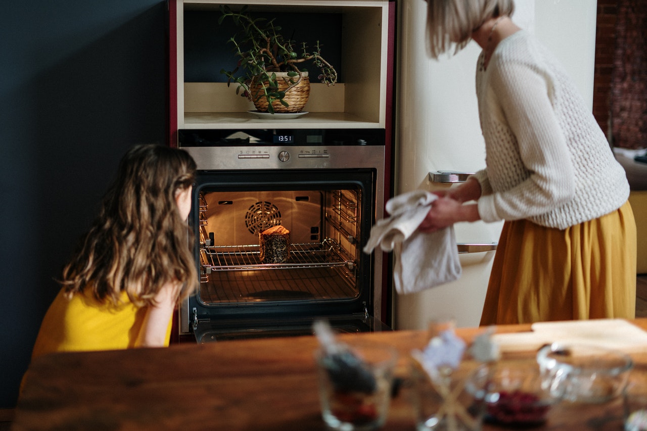 How To Clean Between Oven Door Glass (Without Disassembling)