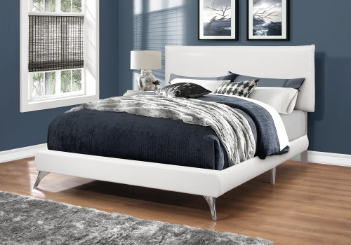 I5953Q Queen Size Bed - White Leather-Look With Chrome Legs