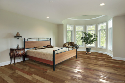 Harris Vintage Hickory Natural 4.75" Wide 3/8" Thick Click Together Engineered Hardwood Flooring 1537 SQFT Price : 2.69 room