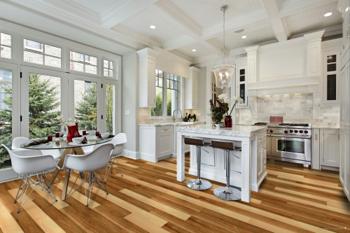 Mullican Muirfield Hickory Natural 5" Wide 3/4" Solid Hardwood Flooring 15729 room