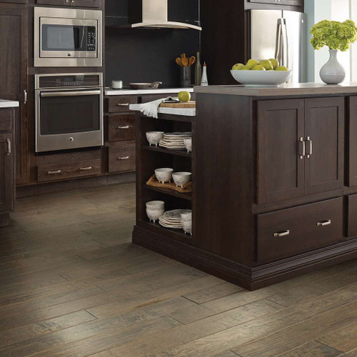 SPECIAL PURCHASE - Shaw Yukon Maple Timberwolf - Random Width (3.25"-5"-6.38") - 3/8" Thick Engineered Hardwood 05002 SQFT Price : 2.79