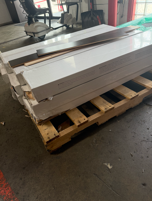 CLEANING OUT THE WAREHOUSE - Shaw Brooksville Conway 5" Wide 3/8" Thick Engineered Hardwood 00698 SQFT Price : 1.39