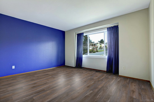 Highland Collection -Whiskeytown - 5mm Thick - 12 mil Wear Layer - Rigid Core - Waterproof Flooring with Attached Pad 7" x 48" WHISK room