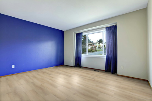 Golden Arowana - Manchester Ivory - Rigid Core - Waterproof Flooring with Attached Pad - 9.13" x 48" - Waterproof Luxury Vinyl Plank Flooring 811204 SQFT Price : 2.99