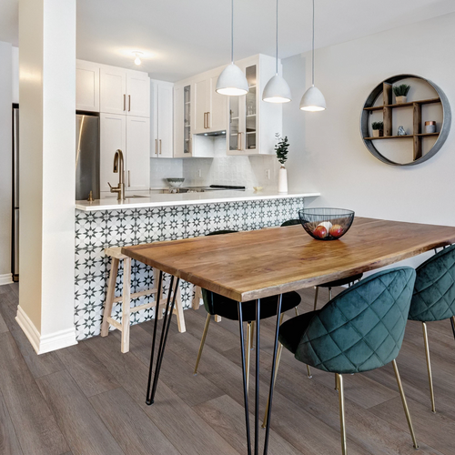 Pergo Extreme Originals Woodbury Heights  - Winchester - 7" x 48" Click Together Luxury Vinyl Plank room