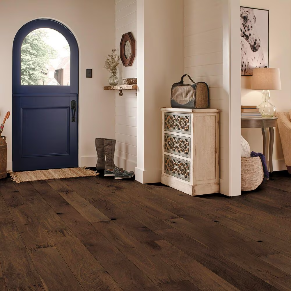 Robbins Nature's Canvas Gold Pastel Impression - 7.5" Wide x 1/2" Thick  Hickory Engineered Hardwood Flooring EHNC75L04W  room