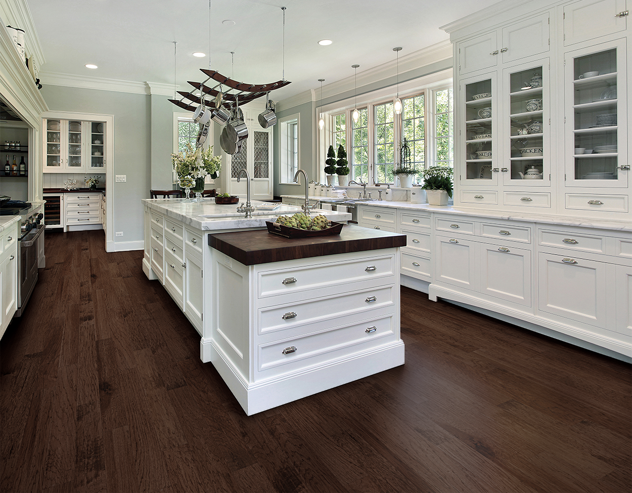 Mullican Lincolnshire Hickory Champagne 5" Wide  Hand Sculpted Engineered Hardwood Flooring 18172 room