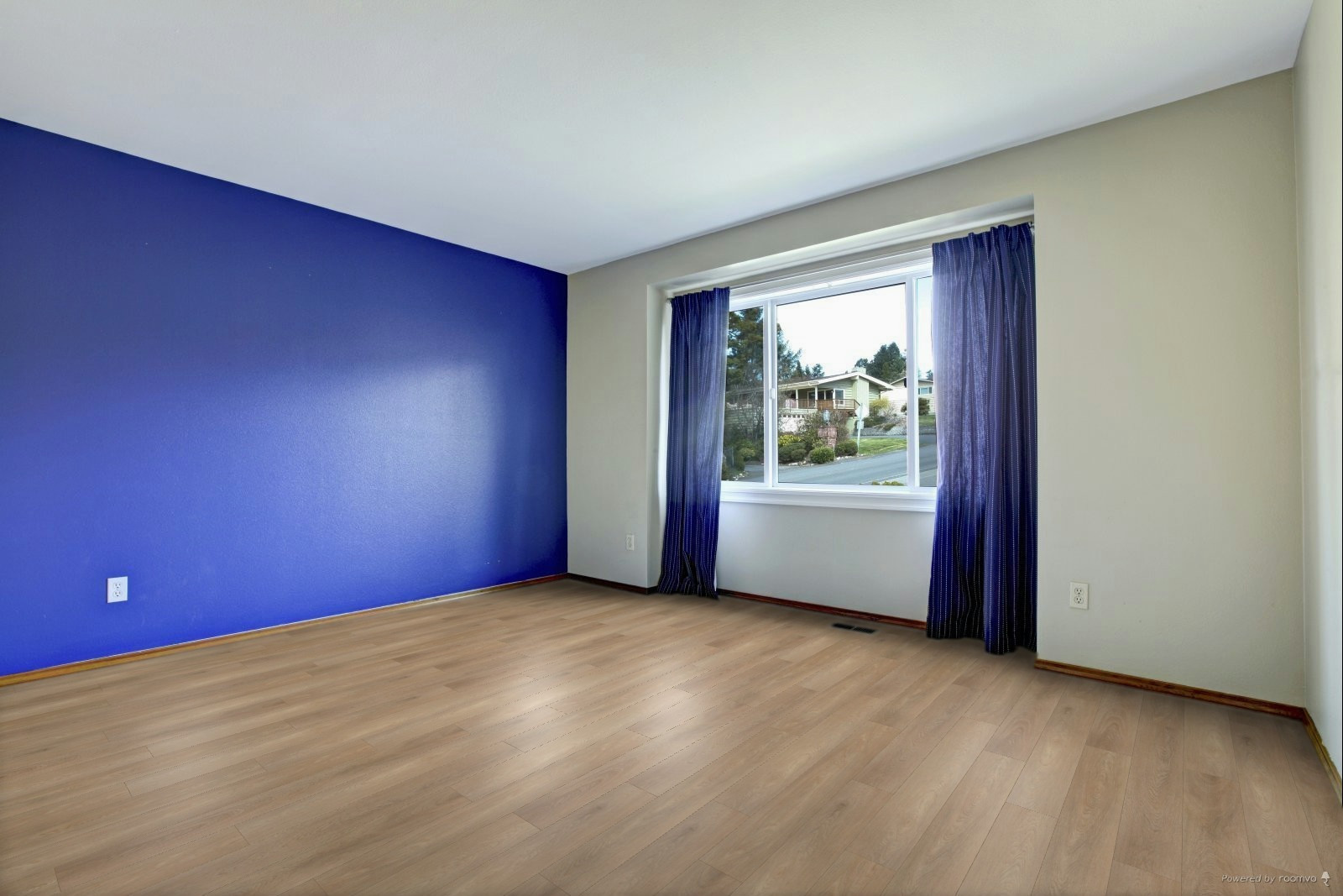 Wellmade HDPC - Picket Fence - Glue Down 7.48" x 48.03" Luxury Vinyl Plank 899030 SQFT Price : 1.39 room