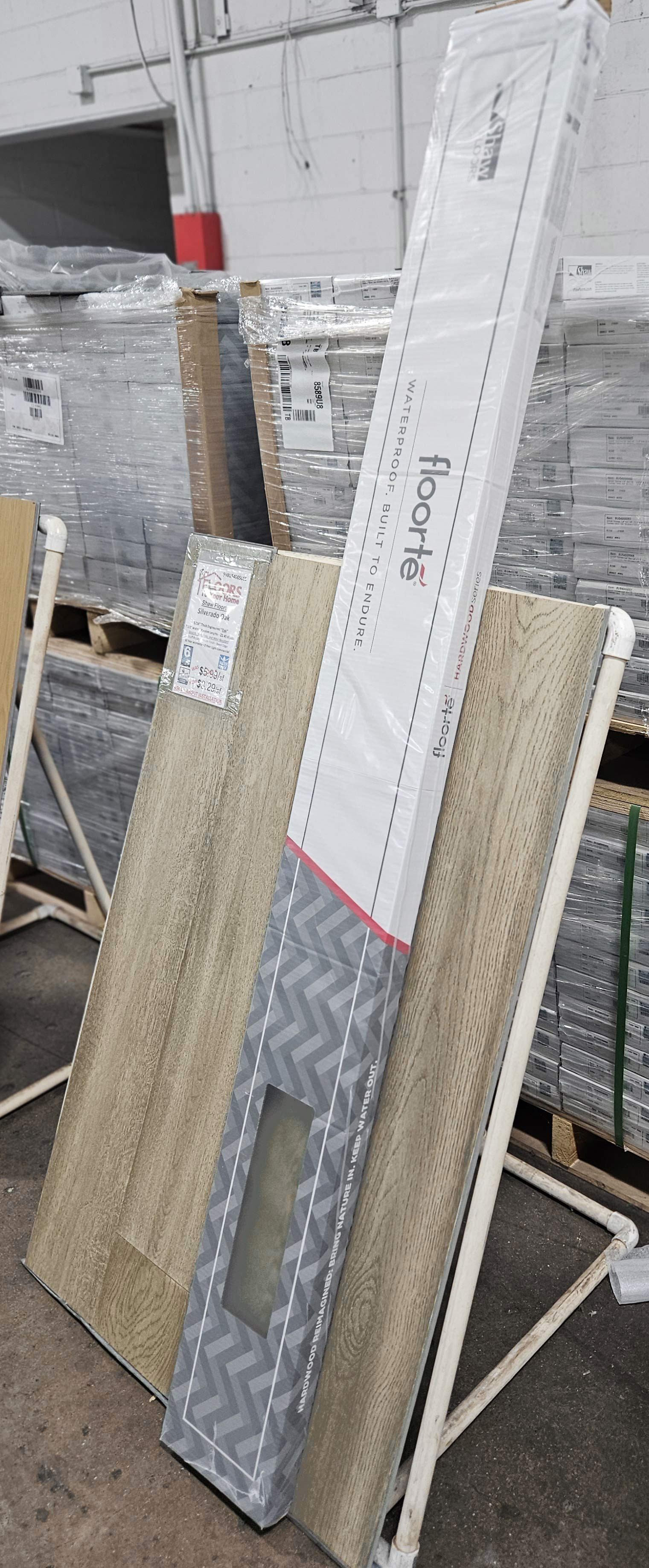 WATERPROOF HARDWOOD - Shaw Floorte Exquisite Silverado Oak 7.5" x Random Lengths Waterproof Engineered Hardwood Flooring with Attached Pad 05065