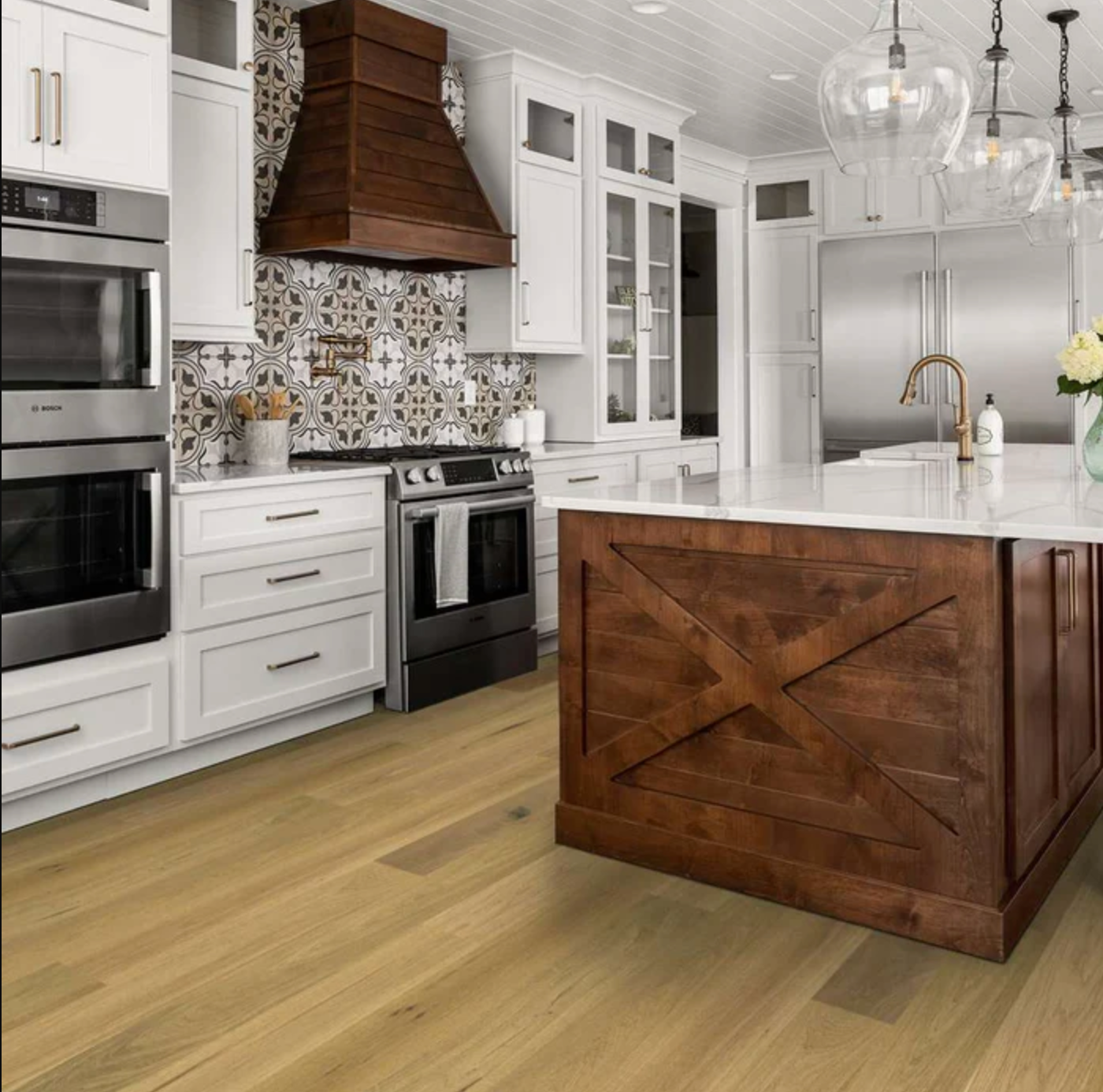 WATERPROOF HARDWOOD - Shaw Floorte Exquisite Harvest Oak 7.5" x Random Lengths Waterproof Engineered Hardwood Flooring with Attached Pad 02056