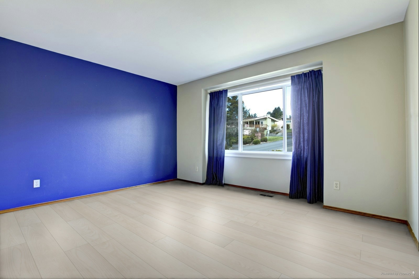 Shaw Floorte Elite Prodigy HDR MXL Series - Light Oak - 9" x 86"/53"/33" Luxury Vinyl Plank room
