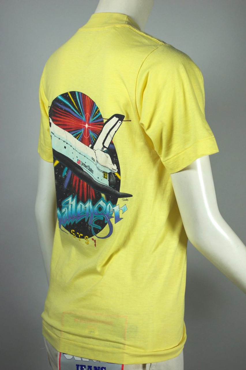 1980s tee yellow t-shirt space chest unisex S 36 Challenger XS shuttle
