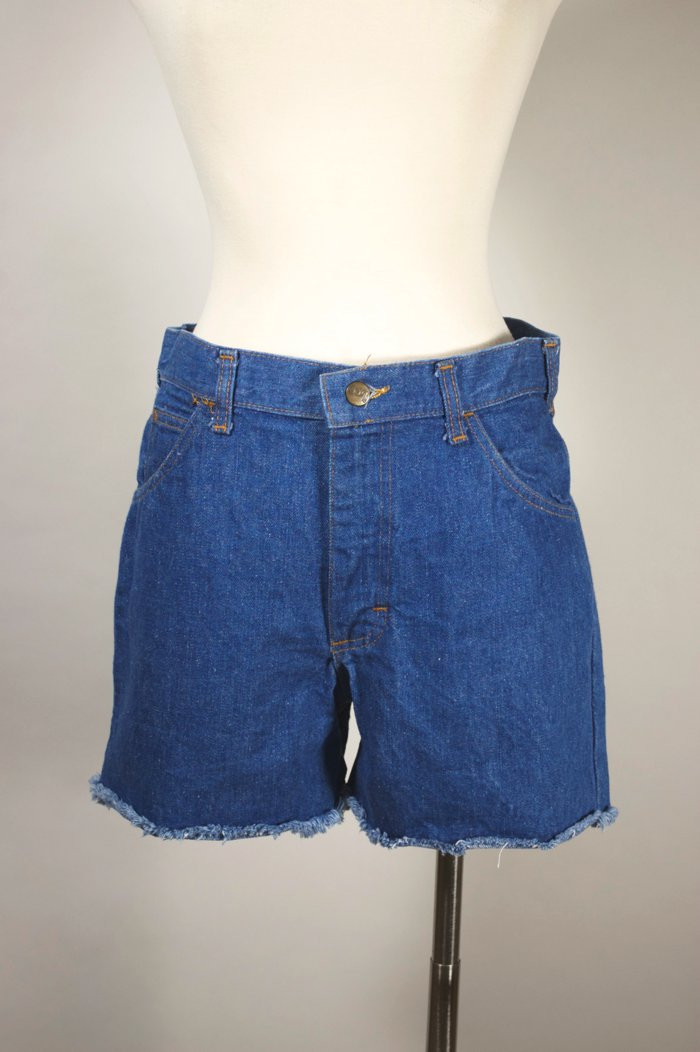 Medium blue cotton denim Lee 70s 80s jean shorts cutoffs 32