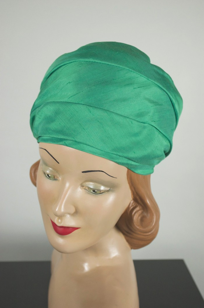 Spearmint green fabric 1960s turban style hat - Main Image