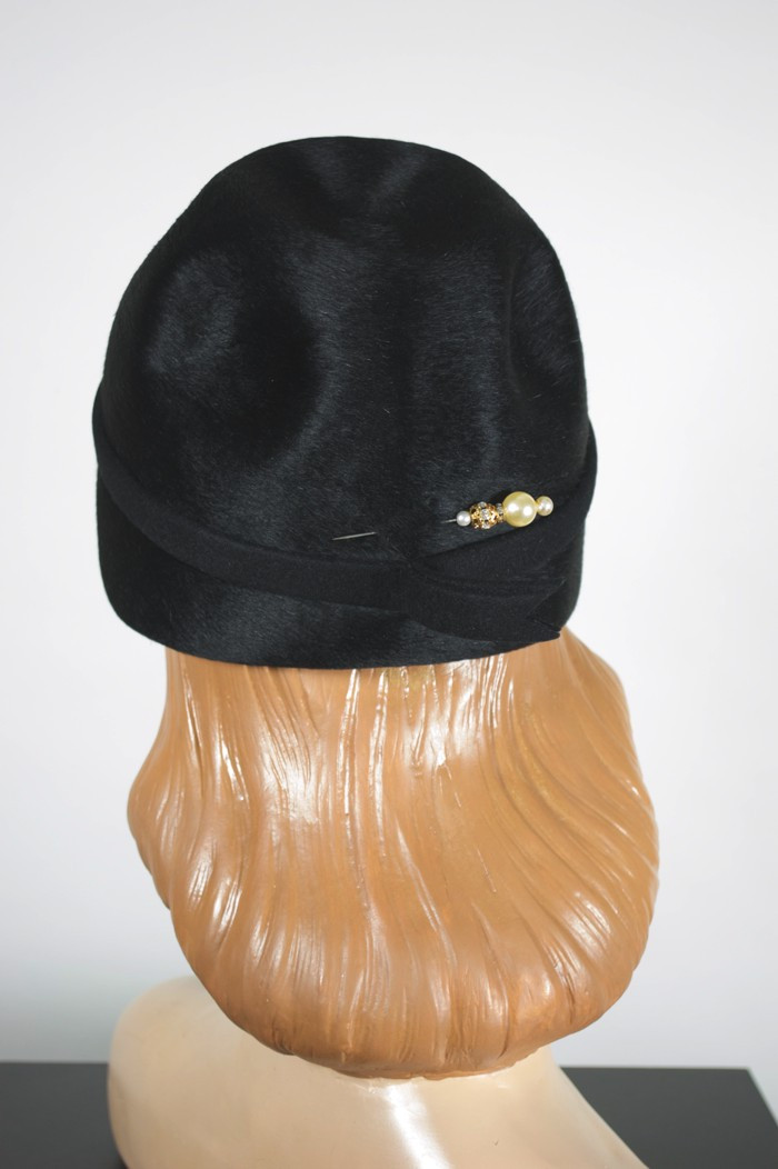 Sculptural tall crown toque 1960s hat black fur felt display picture 3