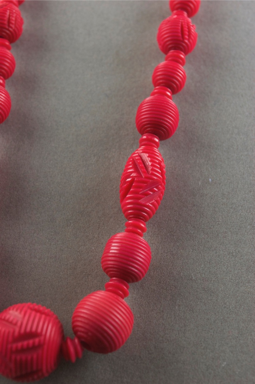 【レイさん専用】Beads Short Necklace 赤 おねコラボ レイさん専用】Beads Short Necklace 赤 おねコラボ