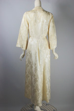 vintage pinup robe dressing gown 1940s bridal wedding cream brocade Art Deco pattern ivory cream off-white 28 waist XS-S