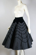 1950s full circle skirt black velvet holiday party true vintage XS-S 25 26 inch waist