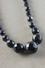 Faceted black glass beads choker 1950s goth glamour vintage necklace