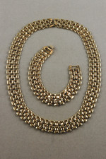 Tank tracks necklace bracelet 1960s vintage gold metal chain links jewelry set