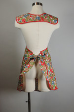 Unworn XS to L adjustable fit 1940s 1950s vintage full apron floral print cotton red blue green heart pocket