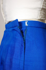 unworn 1960s blue silk shantung cigarette pant capri modern size small S 27 inch waist