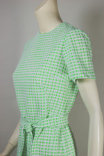 green white geometric textured squares pattern 1960s 70s polyester shift mini dress size M