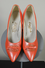 Early 1960s pink orange pointy toe pumps 3-inch heels size 6.5 7 N pearlized coral leather unworn